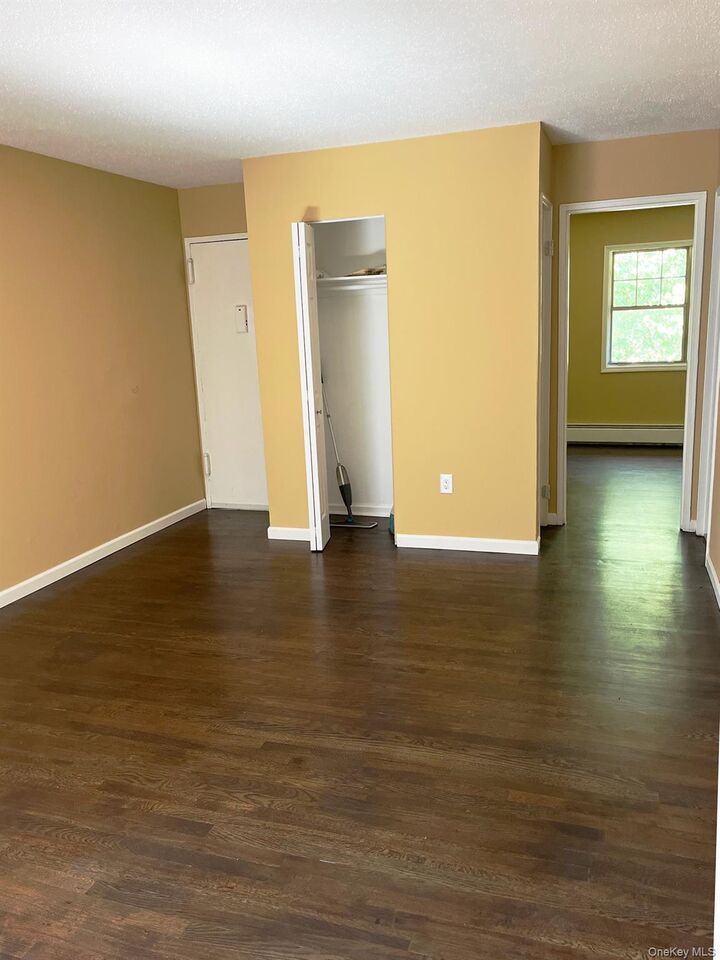 Property Photo: 1403 Barclay Manor 14C NY 12550