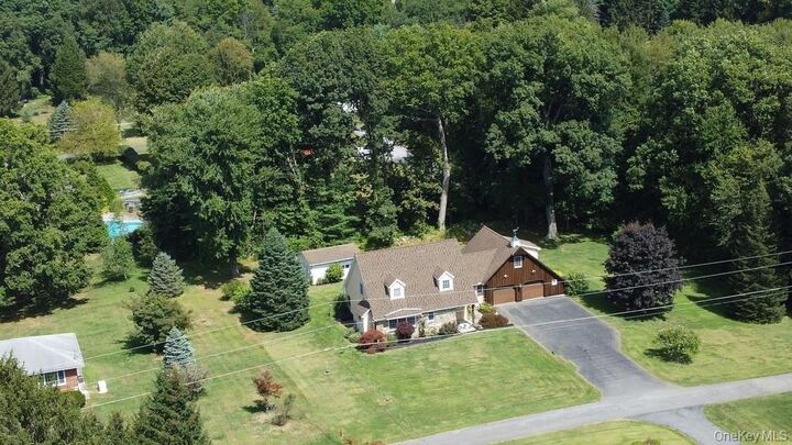 Property Photo:  138 Round Hill Road  NY 12586 