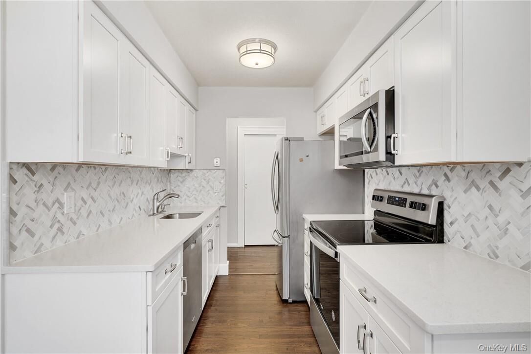 Property Photo:  114 Nottingham Road H  NY 10507 