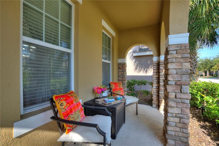 Property Photo:  5120 Oakbourne Avenue  FL 33837 