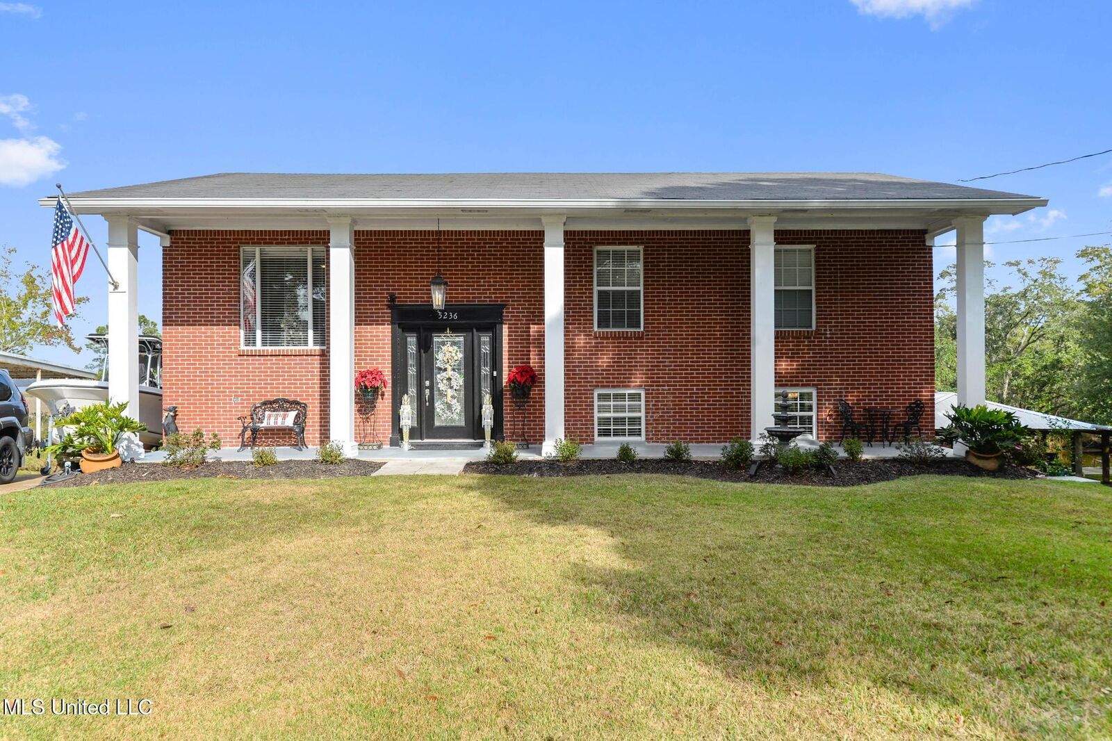 Property Photo:  5236 N Shore Circle  MS 39563 