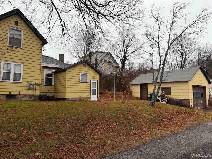 Property Photo: 314 N Pioneer Avenue MI 49866-1676