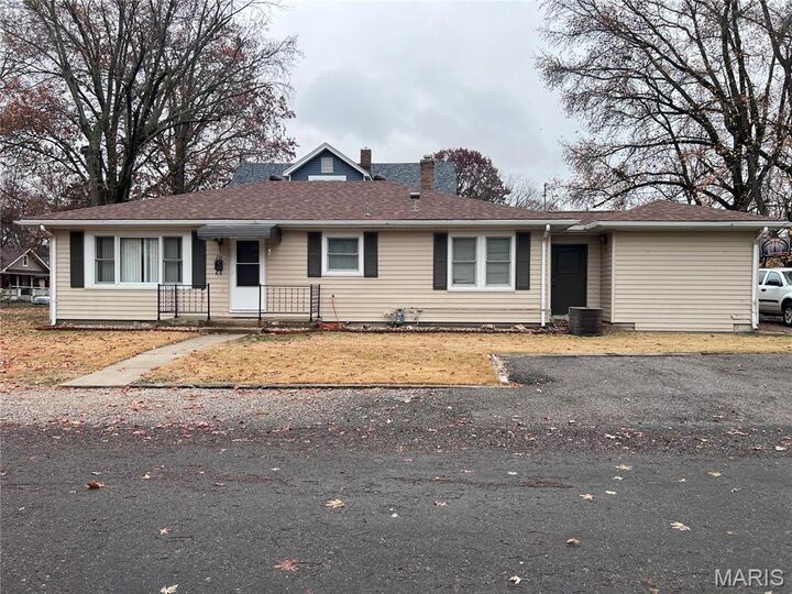 210 Nelson Avenue  Edwardsville IL 62025 photo