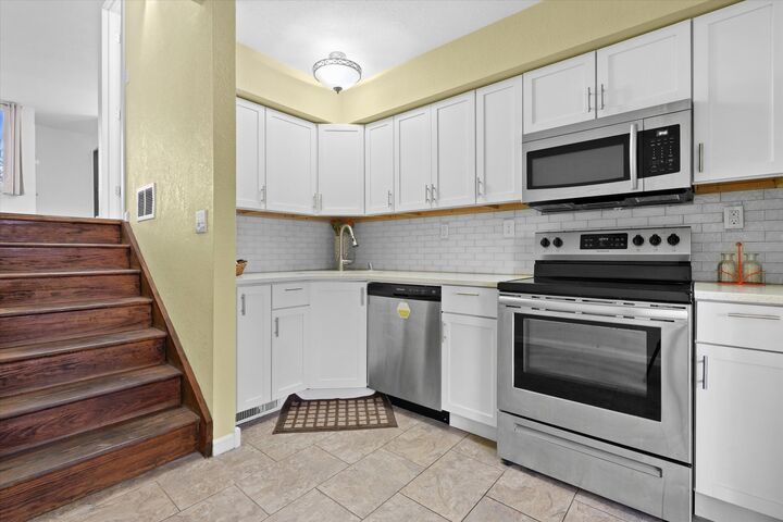 Property Photo:  1522 Big Bend Rd B  WI 53189 