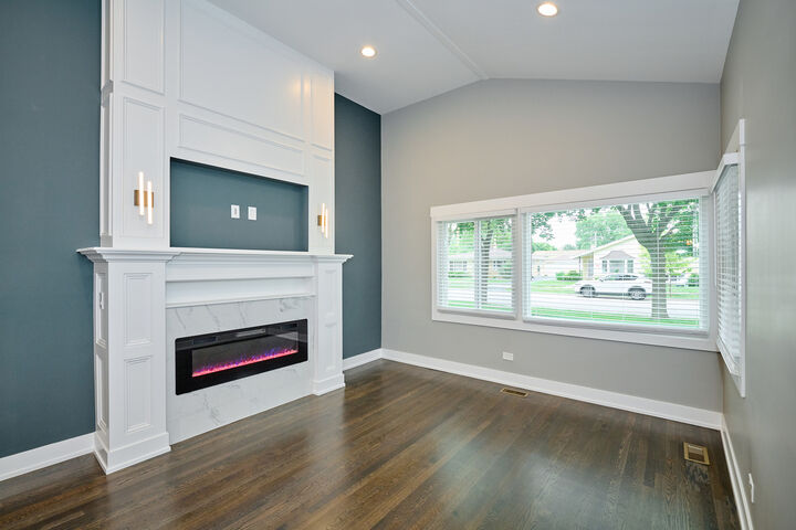 Property Photo: 8926 Natoma Avenue IL 60053