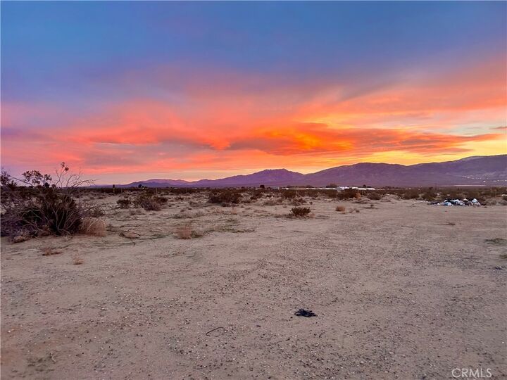 Property Photo: 40 Rodeo CA 92356