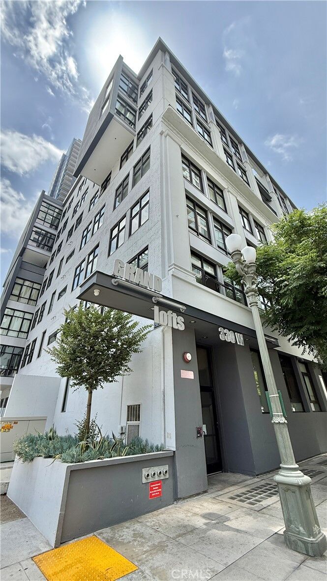 Property Photo: 1100 S Grand A109 CA 90015