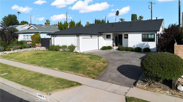 Property Photo:  11432 Sophia Avenue  CA 91344 
