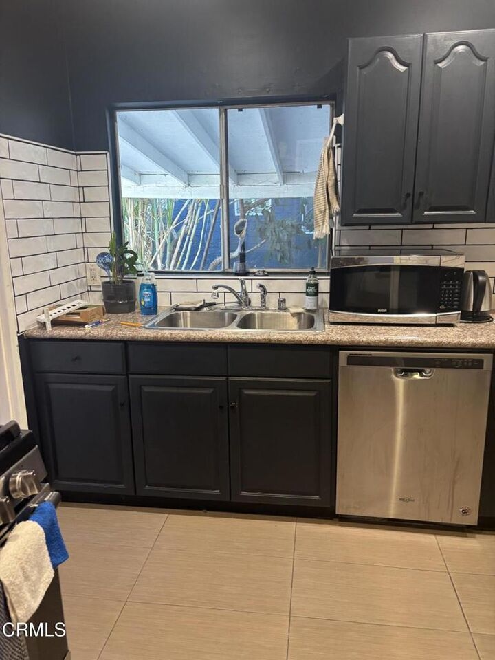 Property Photo: 4517 Amber Place CA 90032