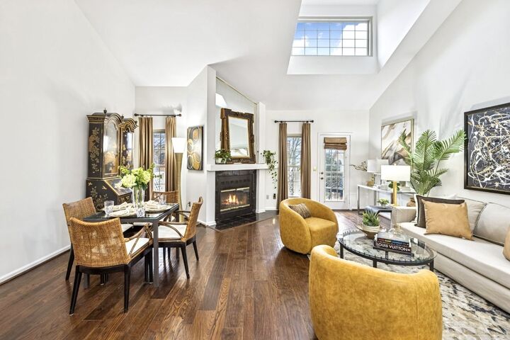 Property Photo:  237 Glenstone Cir  TN 37027 