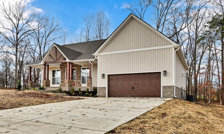 Property Photo: 2226 S Hinton Rd TN 37171