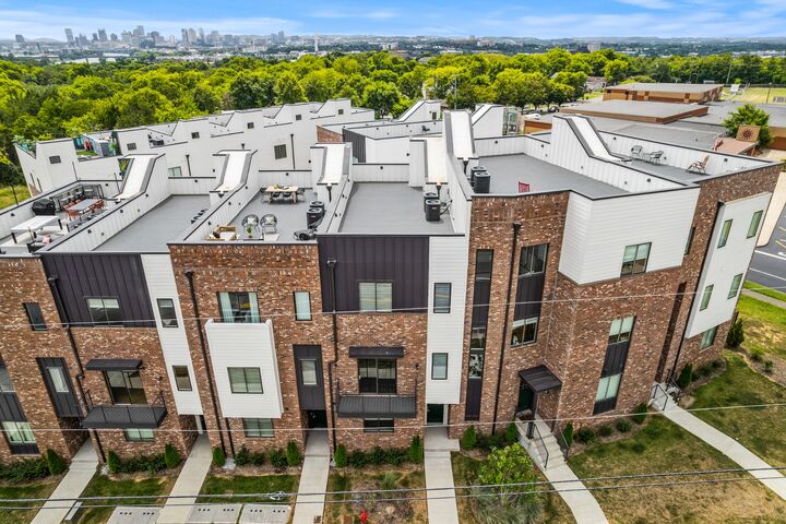 Property Photo:  500 W Trinity Ln  TN 37207 