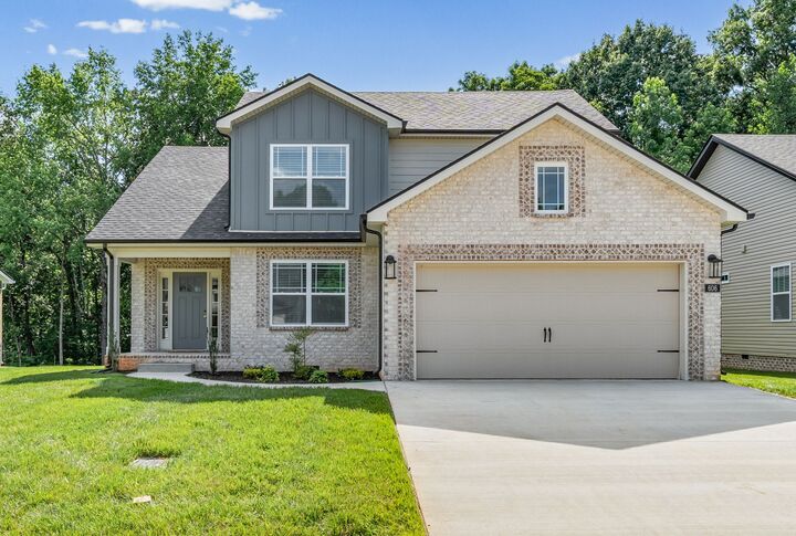 Property Photo:  606 Willow Park Dr  TN 37043 