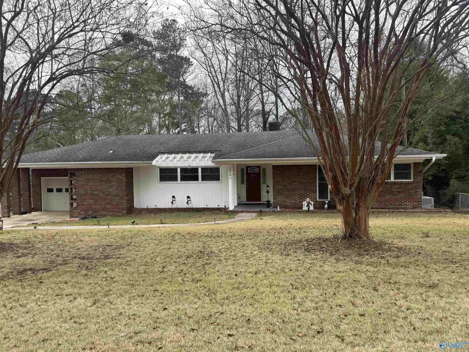Property Photo:  239 NW Hampton Road NW  AL 35640 