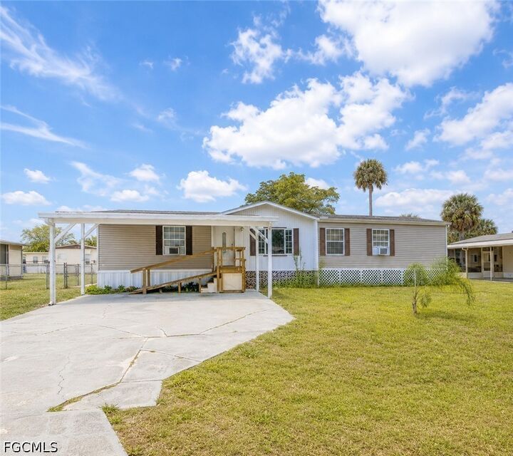 Property Photo:  7607 Peyraud Drive  FL 33917 