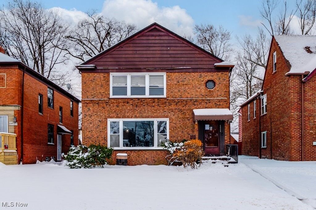 Property Photo: 13526 Cedar Road OH 44118