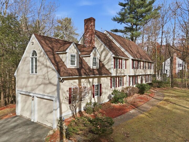 Property Photo:  95 Hitching Post Lane  NH 03110 