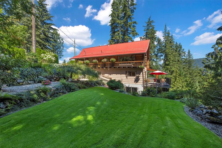 Property Photo: 2726 Tranquil Place BC V0E 1H2