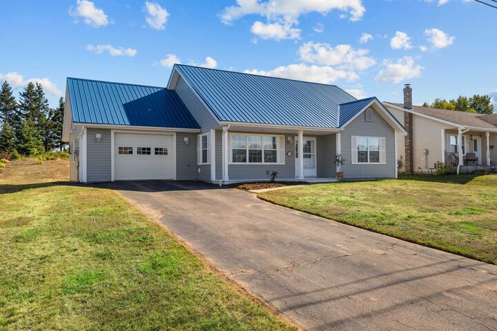 Property Photo: 140 Barbour Circle PE C1A 0A5