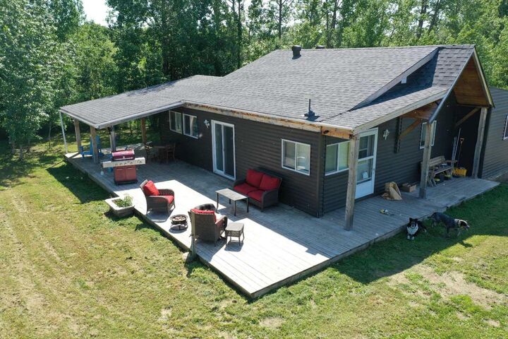 Property Photo:  163033 Twp Rd 714  AB T0A 3M0 