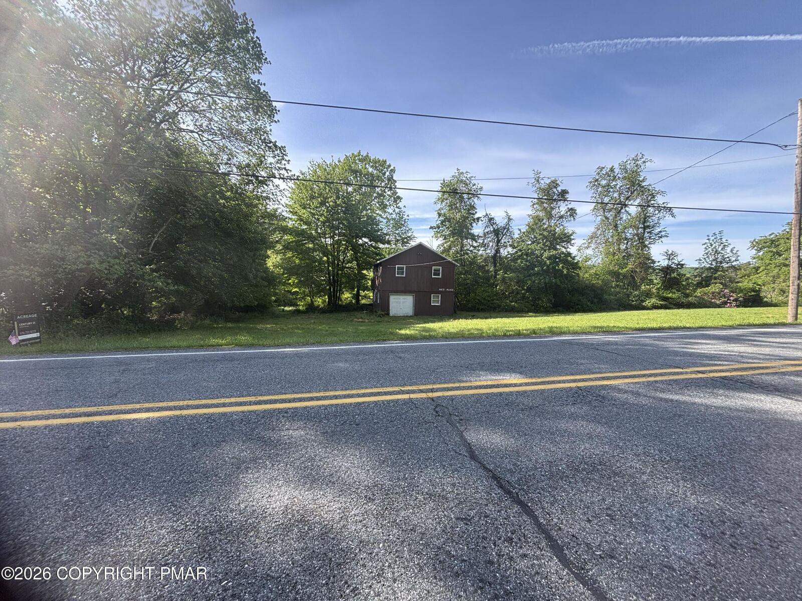 Property Photo: 419 E White Bear Drive PA 18250