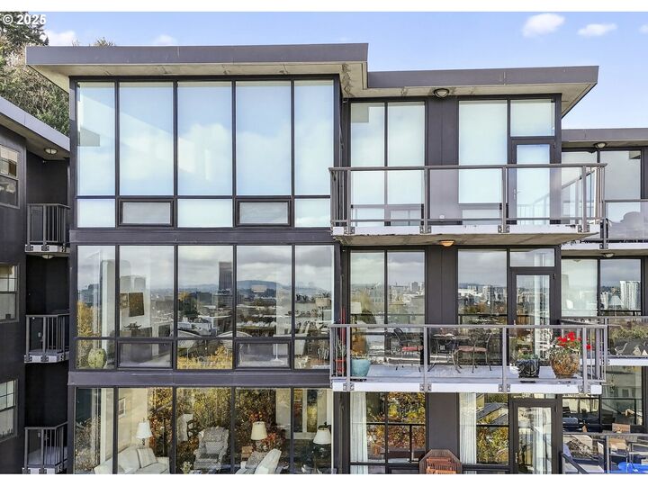 2448 NW Westover Rd E402  Portland OR 97210 photo