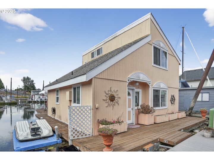 Property Photo:  18989 NE Marine Dr 26  OR 97230 
