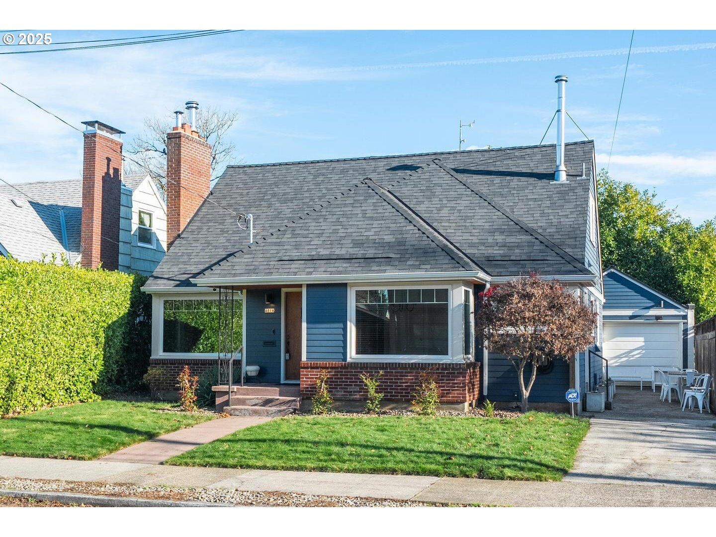 Property Photo:  4816 SE 61st Ave  OR 97206 