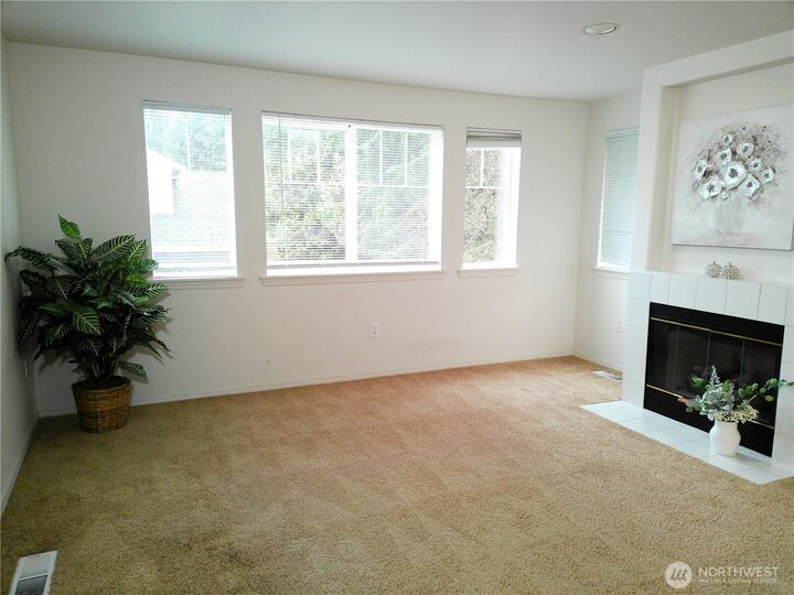 Property Photo: 4714 Fairwood Boulevard NE 402 WA 98422