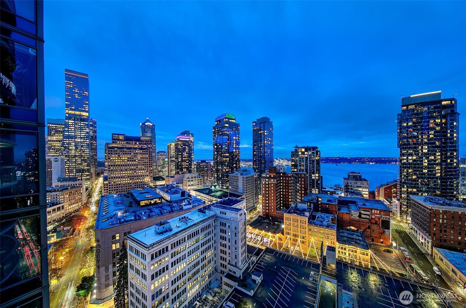 Property Photo: 1920 4th Avenue 2303 WA 98101