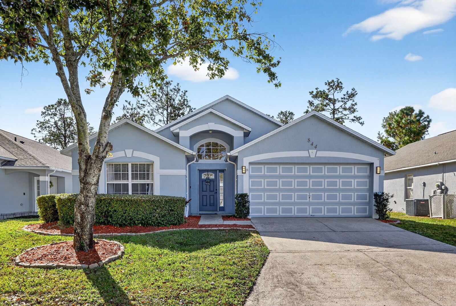 Property Photo: 844 Casterton Circle FL 33897