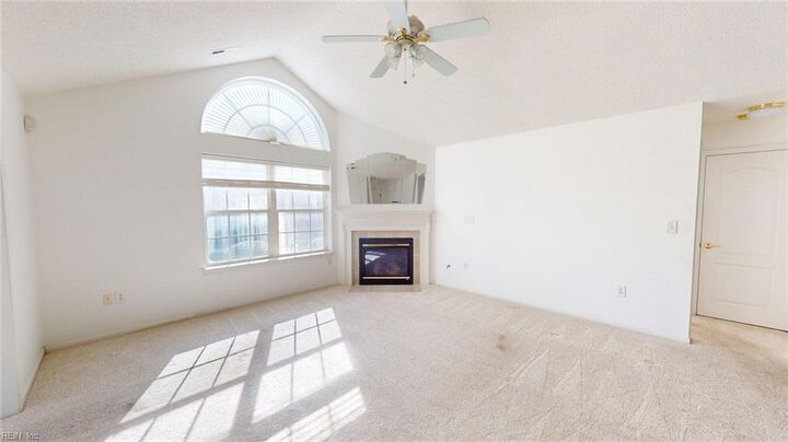 Property Photo: 110 Villa Dr VA 23662