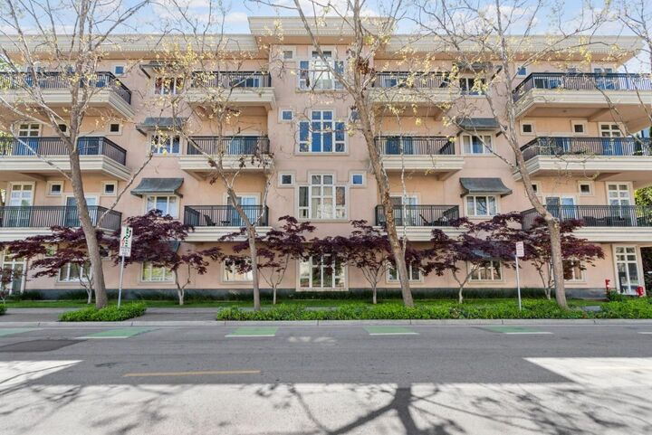 Property Photo: 200 Sheridan Avenue 306 CA 94306