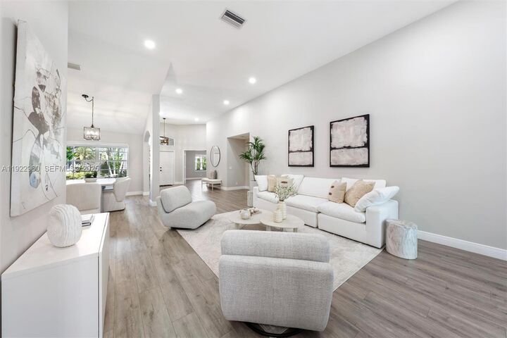 Property Photo:  2587 Jardin Ct 0  FL 33327 