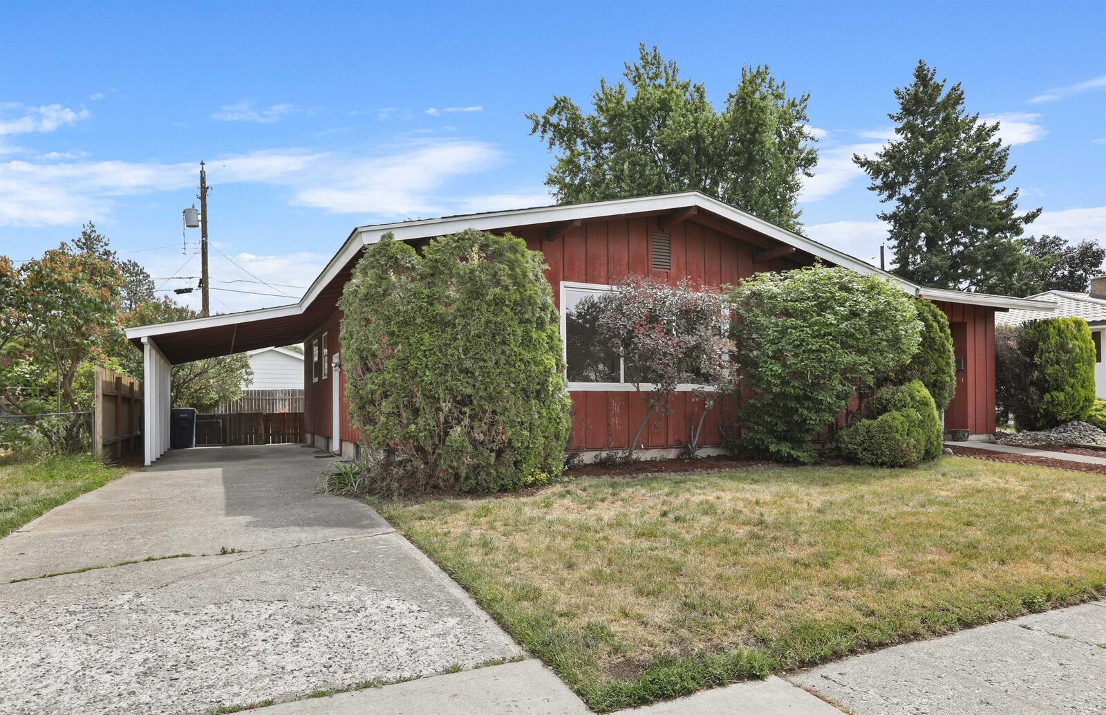 Property Photo:  5804 N Maple St  WA 99205 