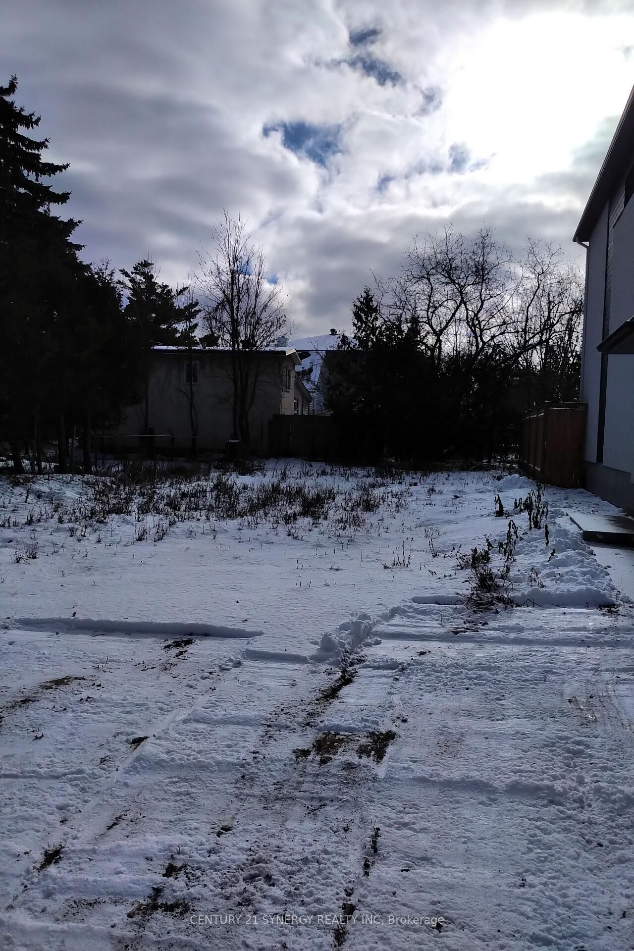 Property Photo:  1544 Kilborn Avenue  ON K1H 6M3 