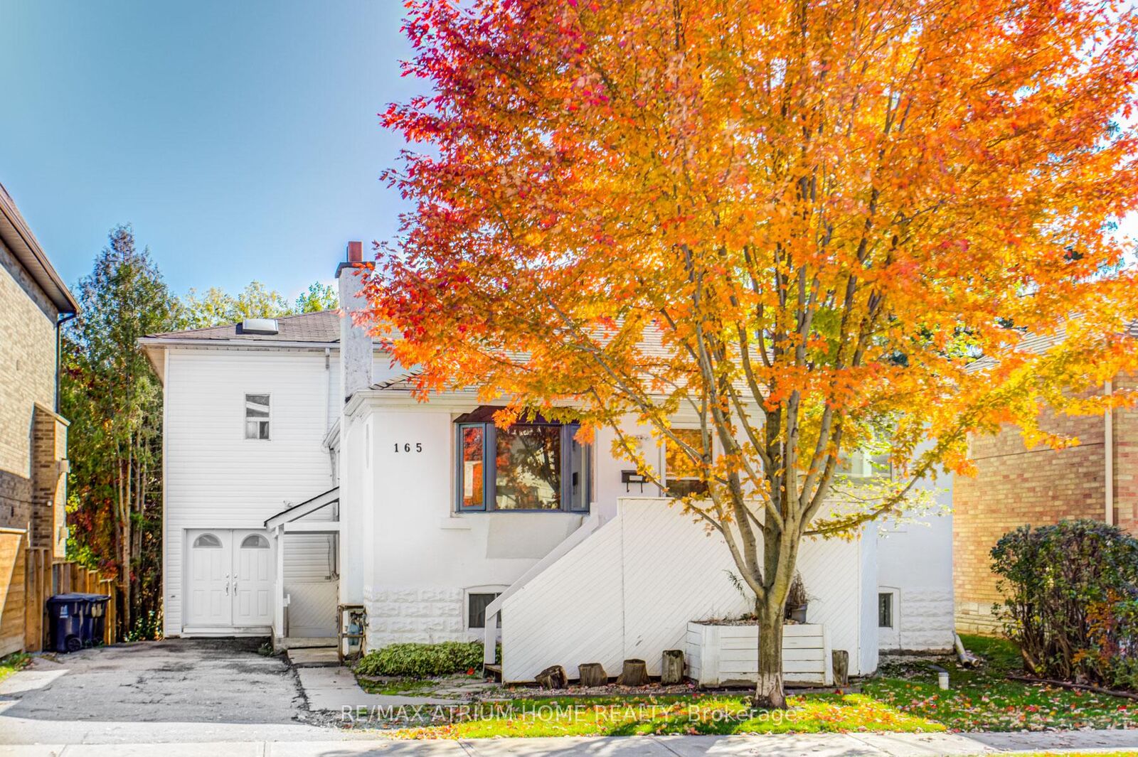 Property Photo: 165 Florence Avenue ON M2N 1G5