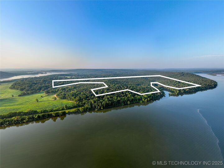 Property Photo:  00168 N 4400 Road  OK 74470 