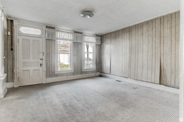 Property Photo: 450 E Sego Ave UT 84111