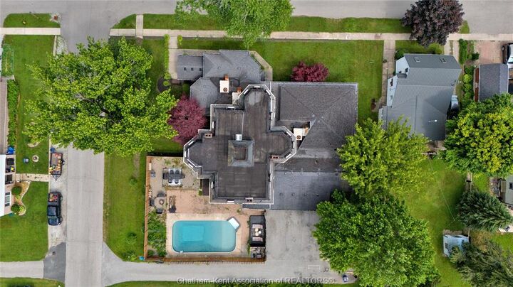 Property Photo:  620 Cross Street  ON N0P 1M0 