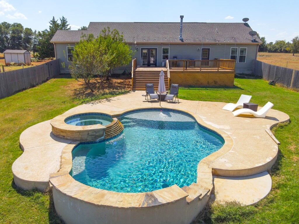 Property Photo:  3995 County Road 405  TX 78947 