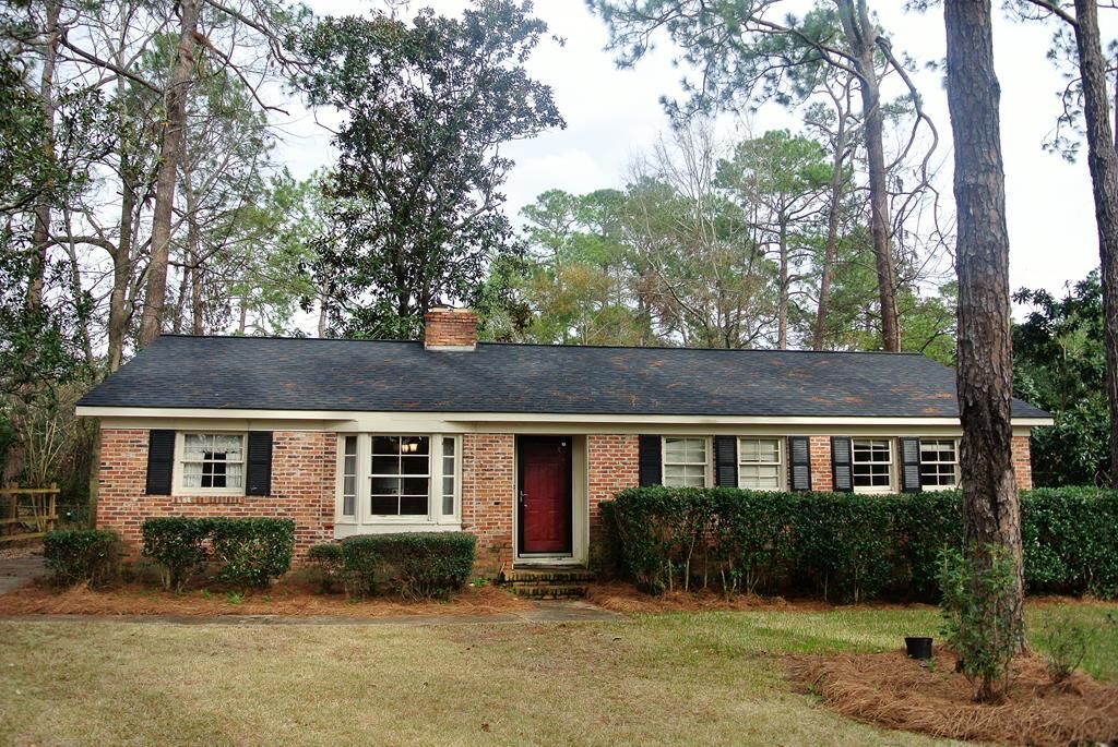 Property Photo: 1911 Lynwood Lane GA 31721