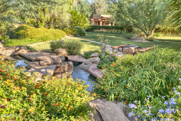 Property Photo:  5747 E Mockingbird Lane  AZ 85253 