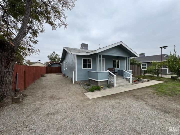 Property Photo:  111 Moneta Avenue  CA 93308 