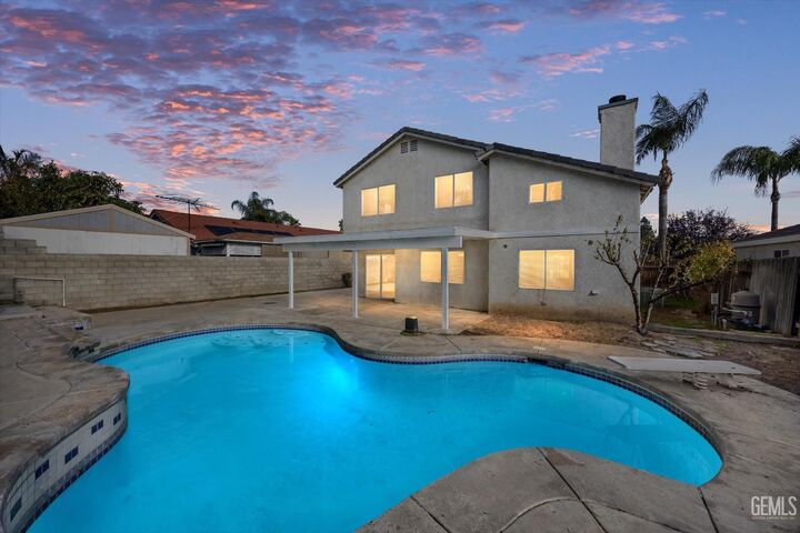 Property Photo:  6803 Tradewinds Drive  CA 93313 