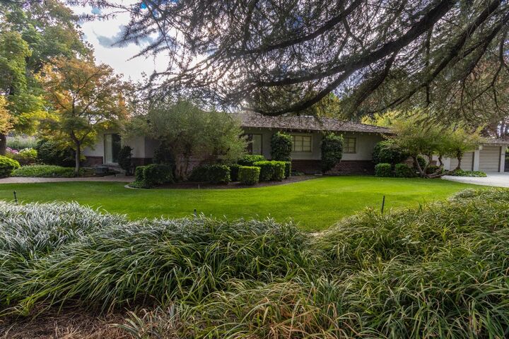 Property Photo:  5082 E Clay Avenue  CA 93727 