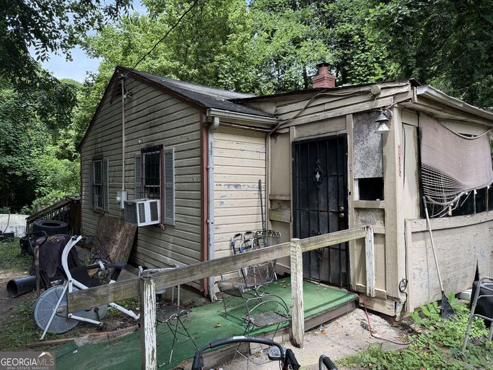 Property Photo: 716 Cedar Avenue NW GA 30318