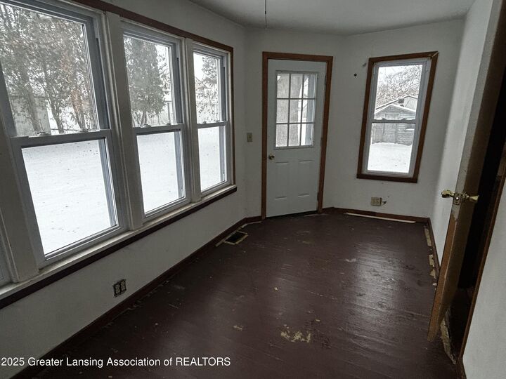 Property Photo:  117 N Maple Street  MI 48807 