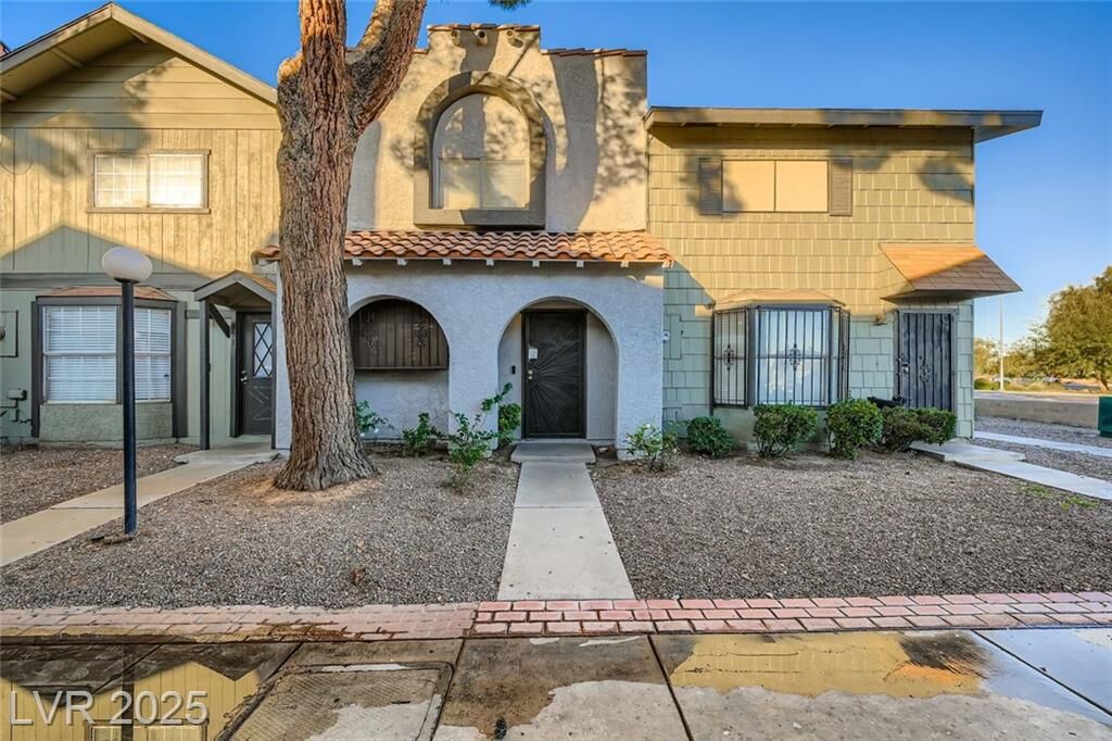 Property Photo:  895 Rhinegold Way  NV 89110 