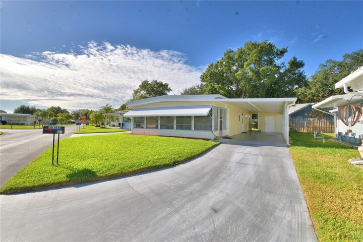 Property Photo: 127 Paradise Lane FL 33823